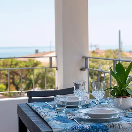 Riflessi Sul Mare Apartment *